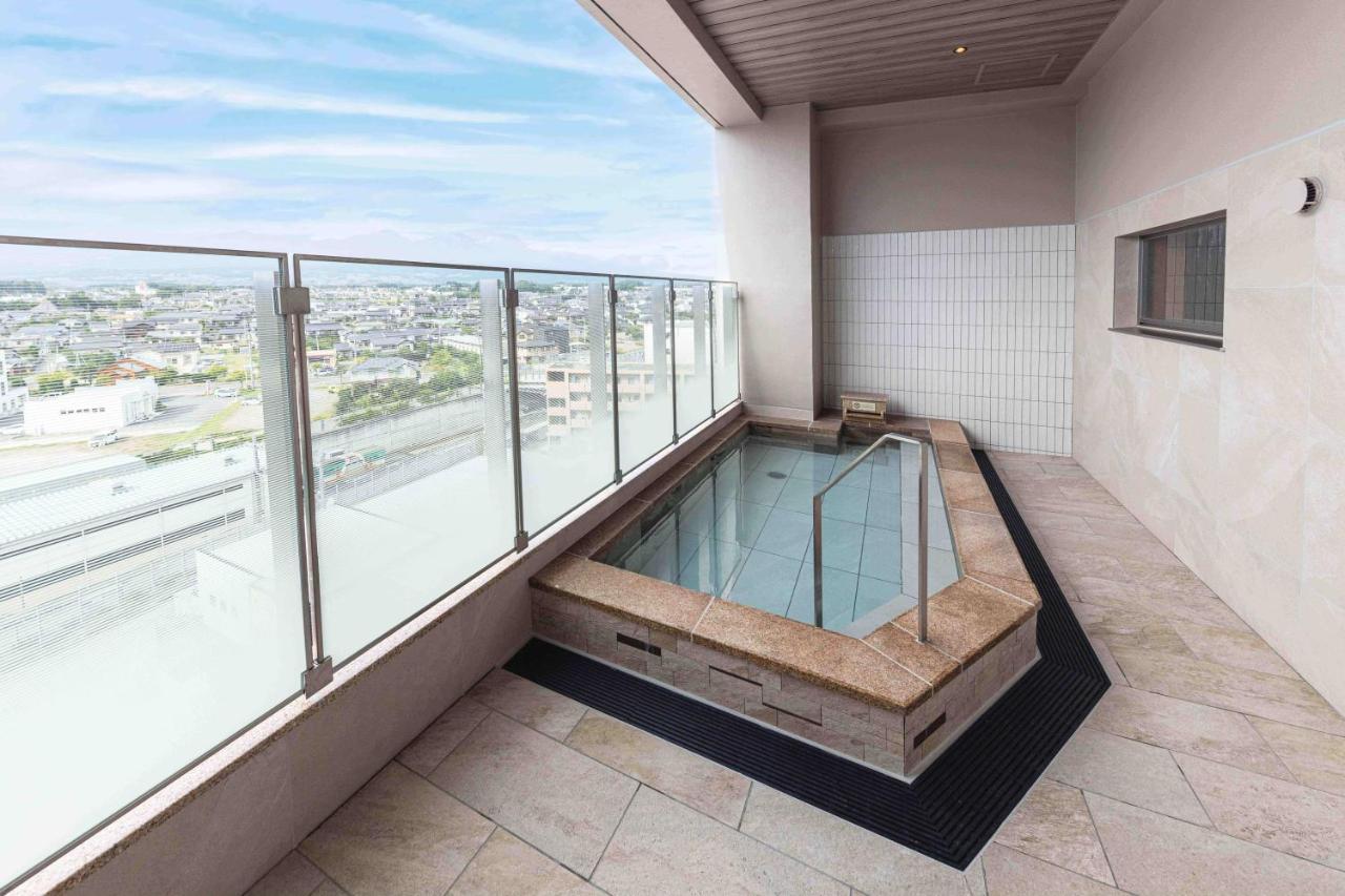 Aqa Hotel Premium Saku Esterno foto